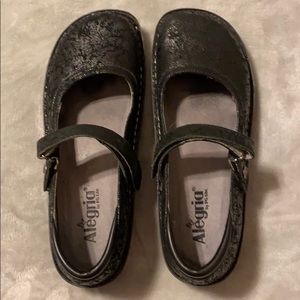 Size 40  Black Alegria shoes
